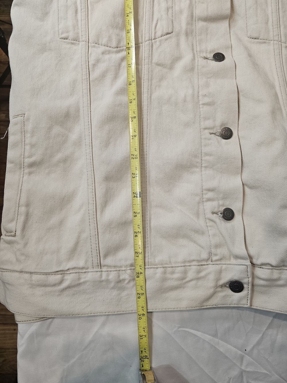Old Navy Men's Cream Button-Front Canvas Jacket.  Size XL.  Chest Meas. 30" Flat - Picture 6 of 10